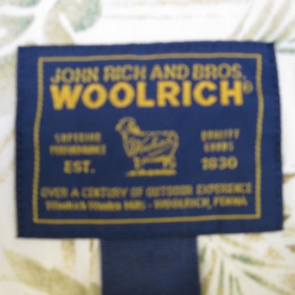 WOOLRICH MEN'S CASUAL TROPICAL BUTTON-DOWN SHIRT - Picture 8 of 8